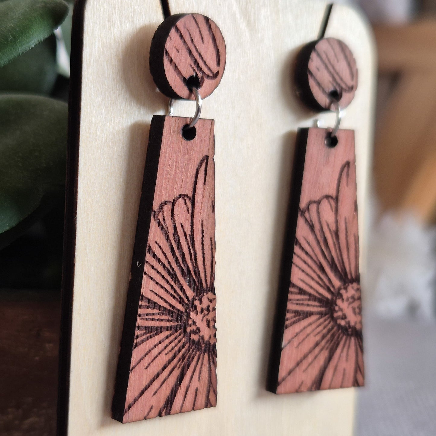 Daisy Stud Drops