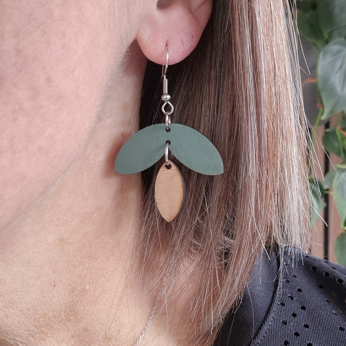 Sage Green 3 Leaf Drops