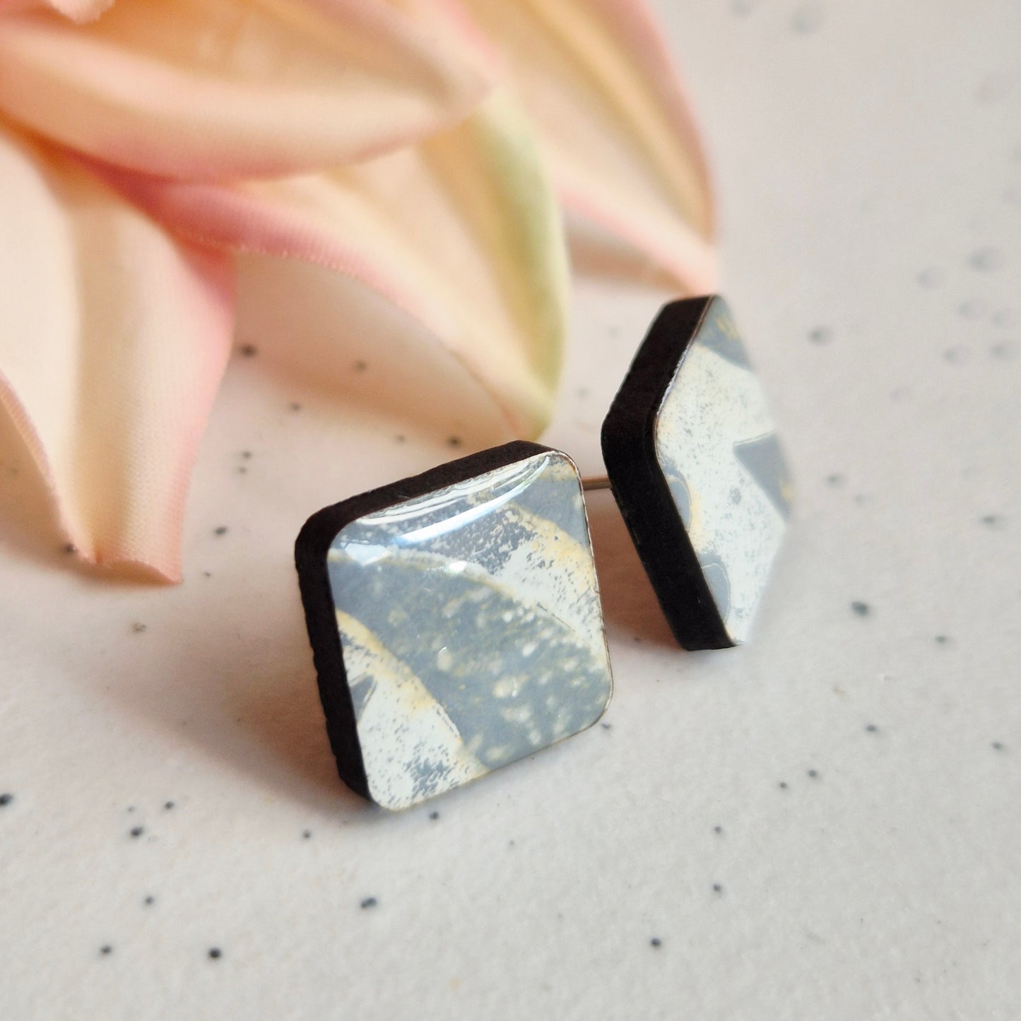 Gel Plate Square Studs (Yellow, white and grey)