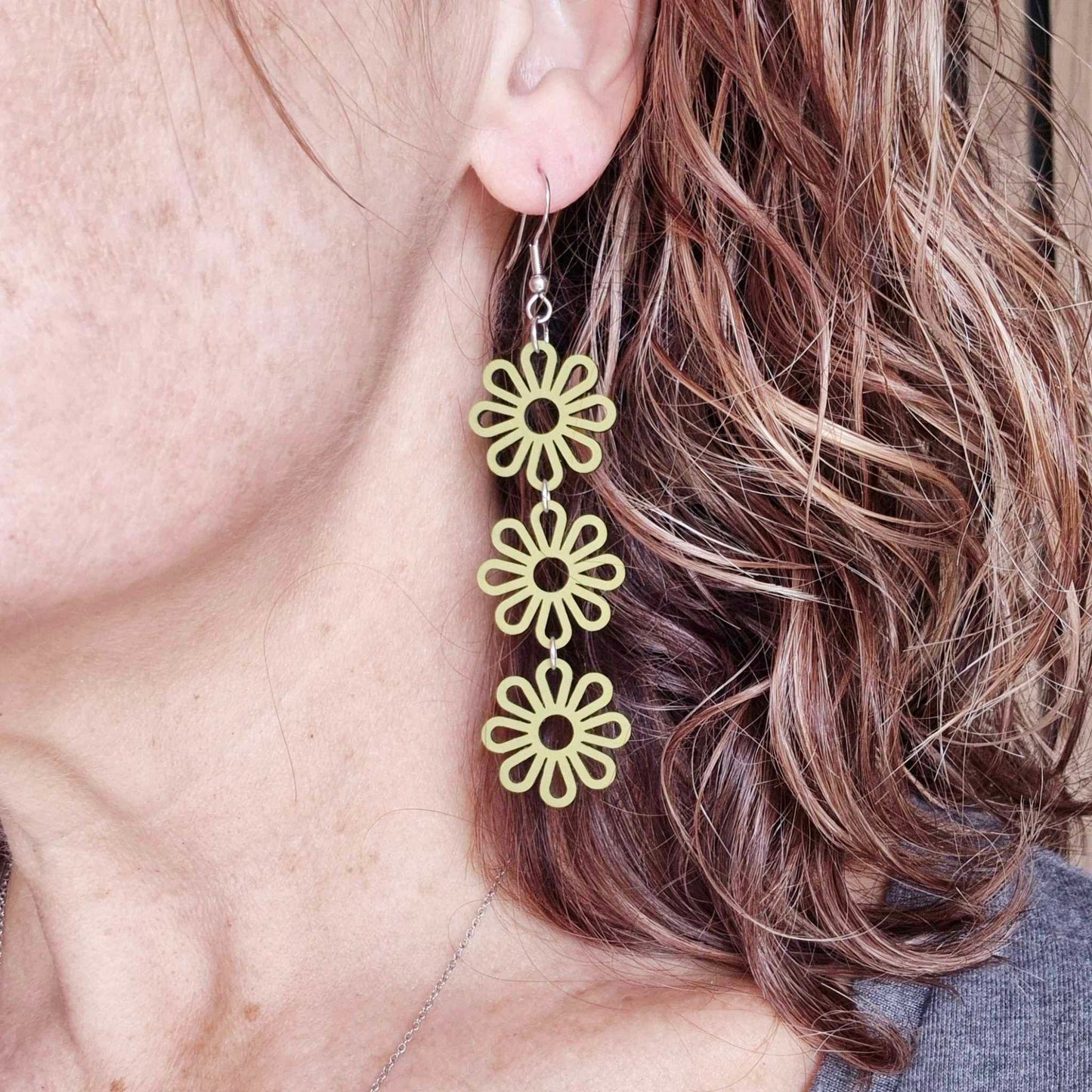 Daisy Chain Drops (Moss Green)