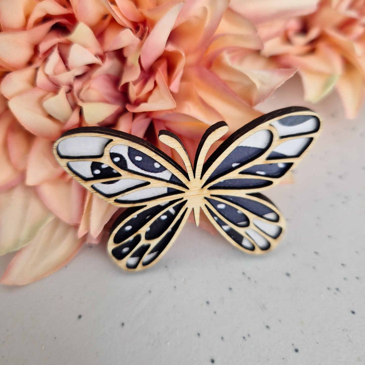 Paper Butterfly Brooch (2 patterns)