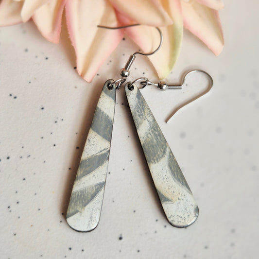Gel Plate Dangles (White, grey, yellow)