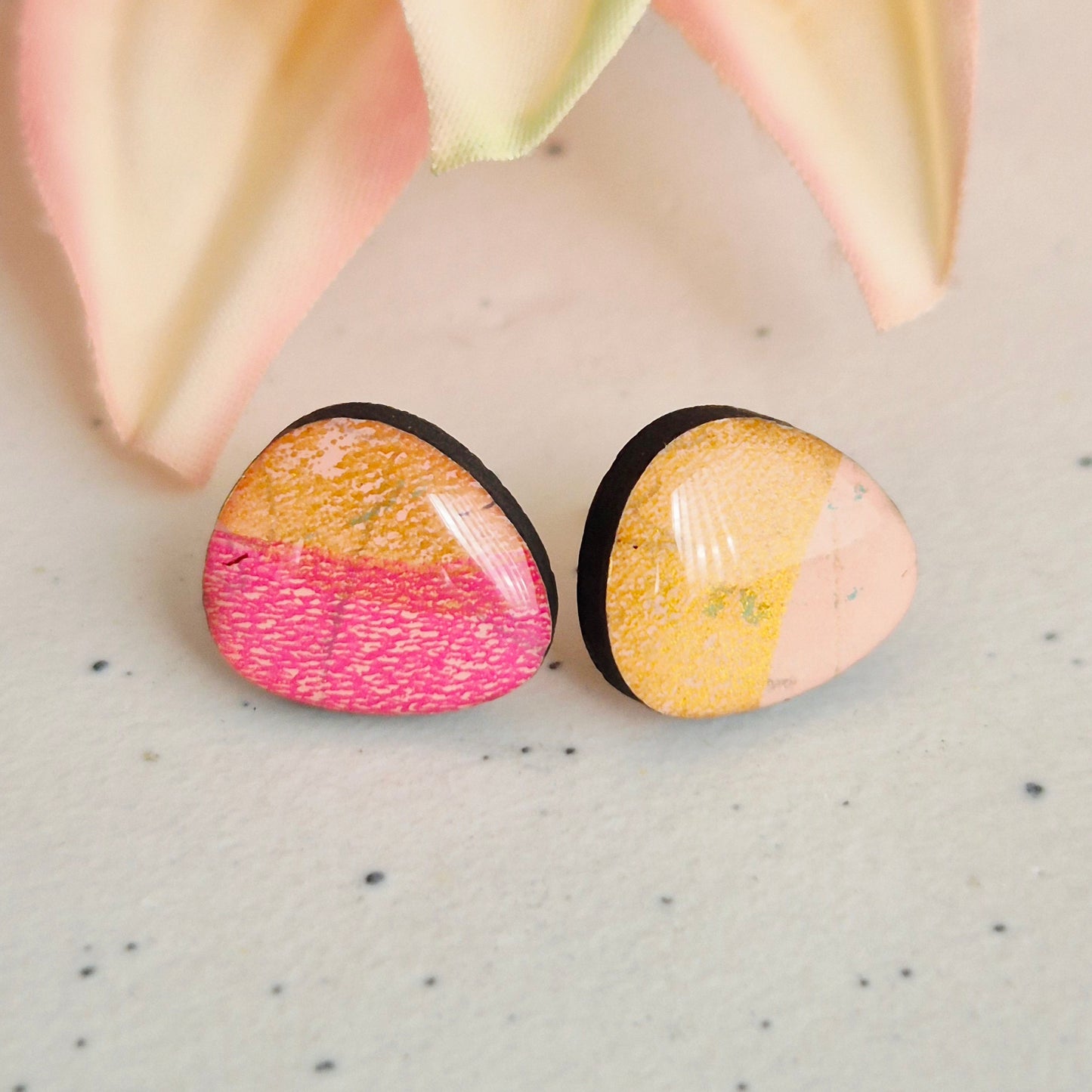 Gel Plate Organic Studs (peach)