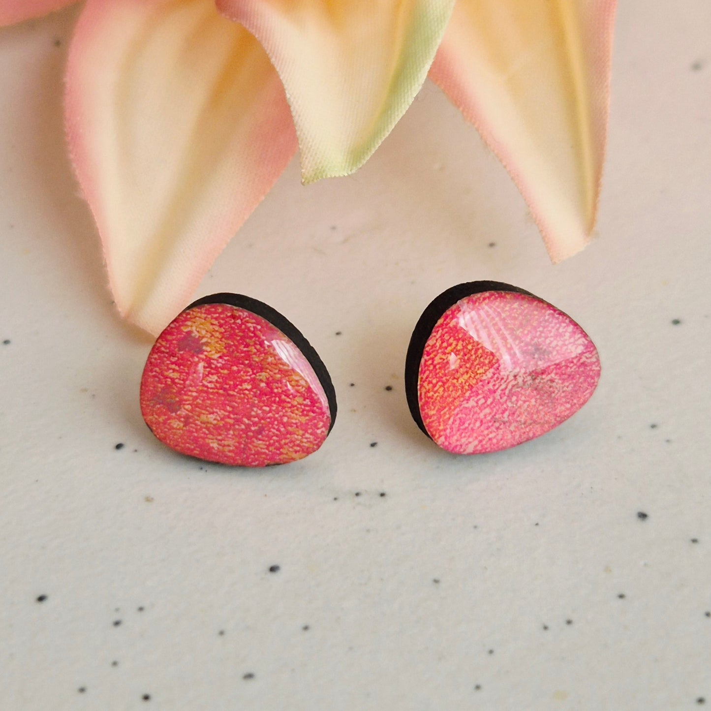 Gel Plate Organic Studs (peach)