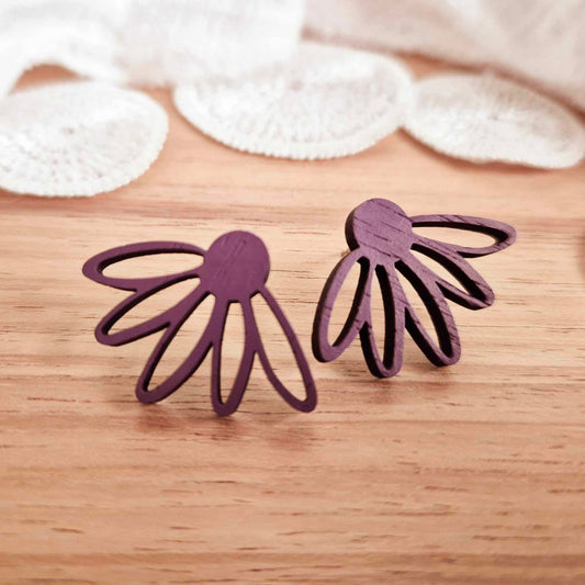 Hey There Daisy Studs (Plum)