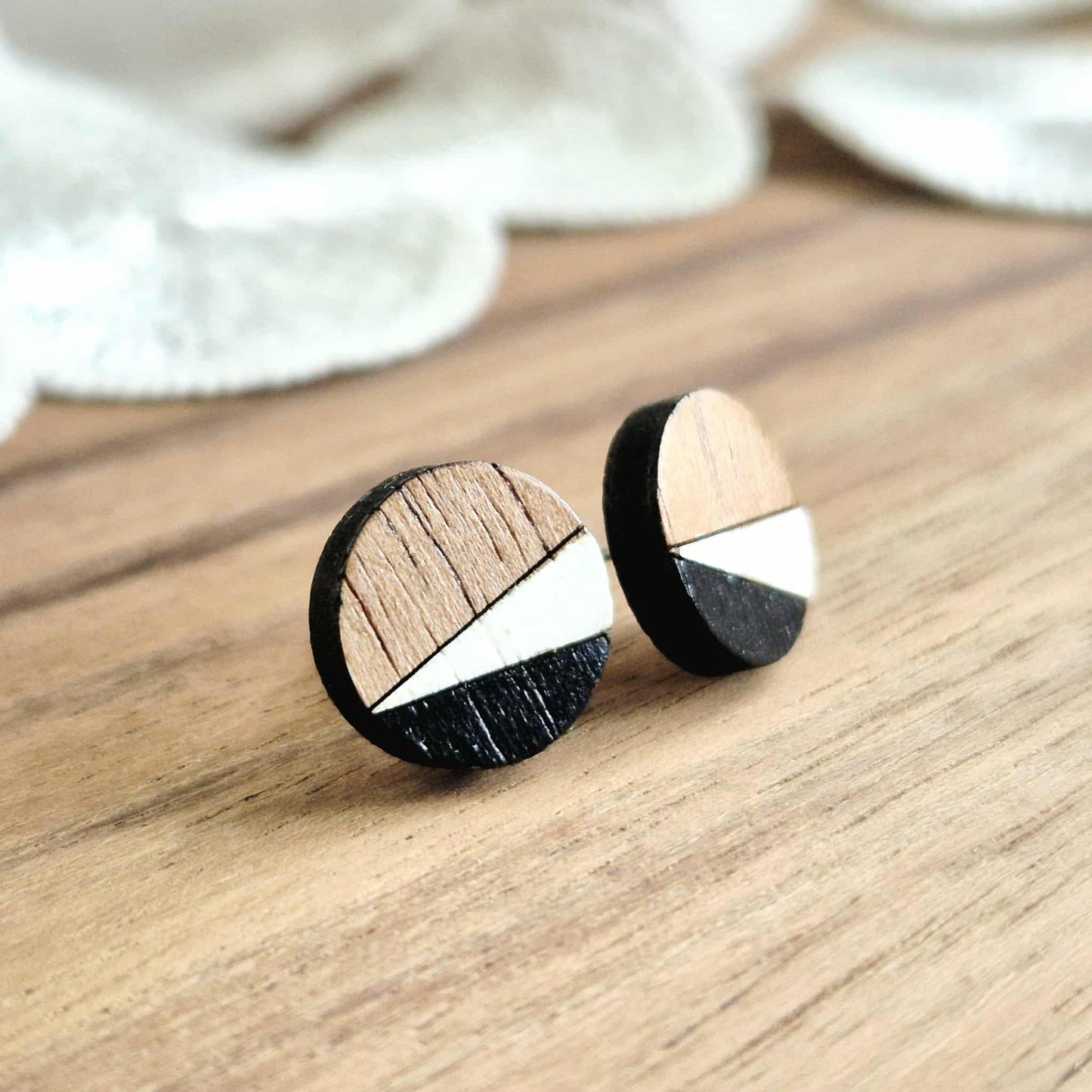 Round B&W Studs